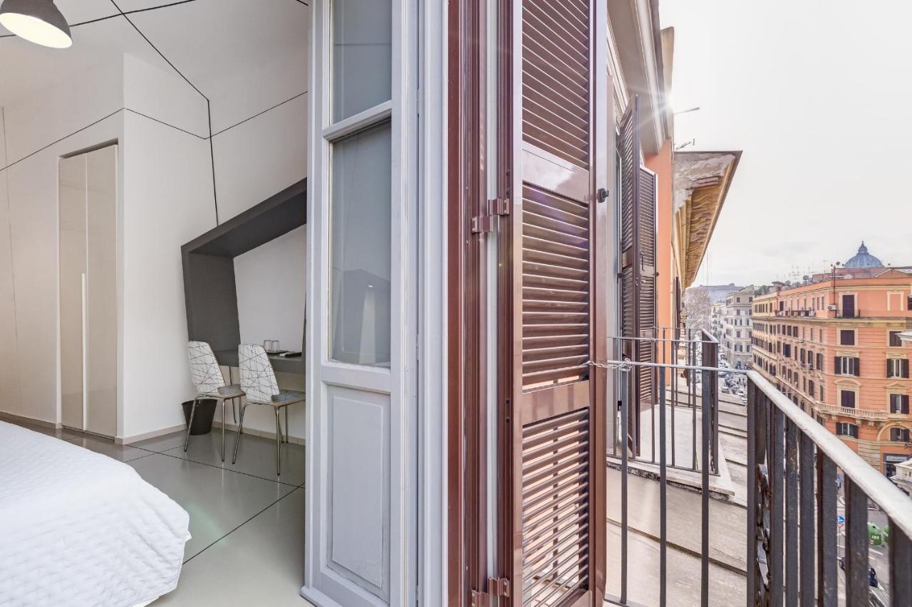 The Upper Couette-café 3*